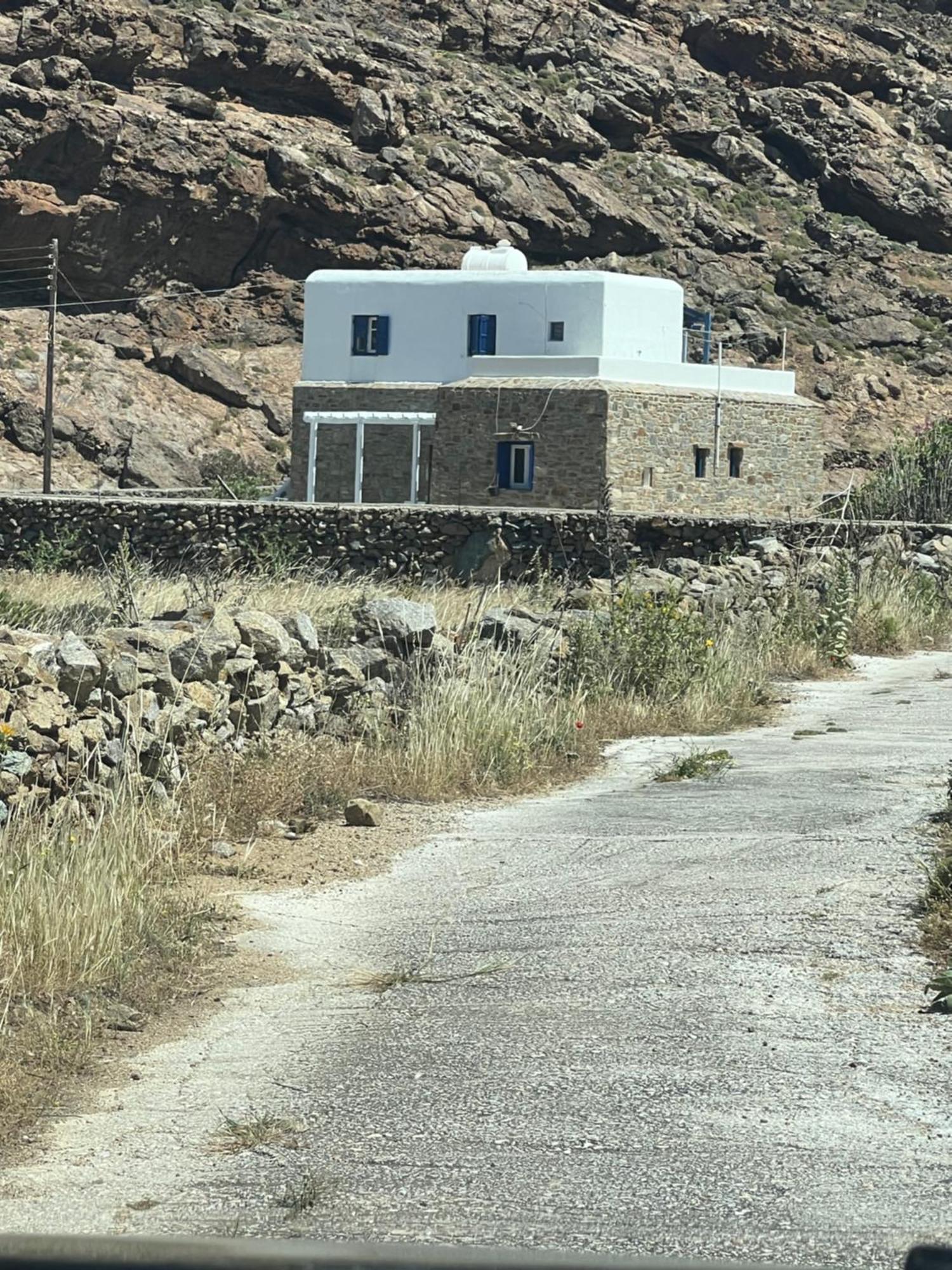 Mz Mykonos Rock *