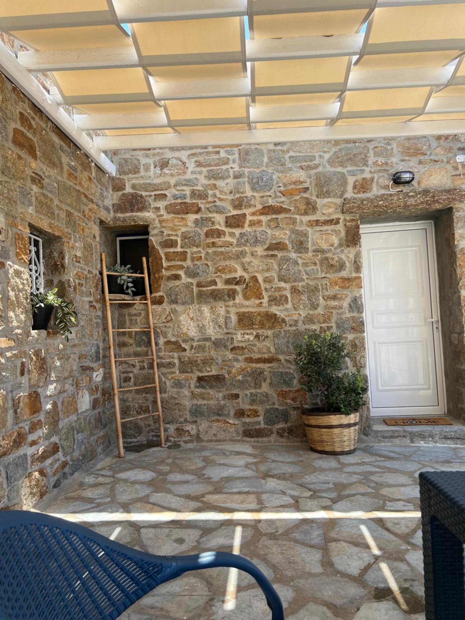 Mz Mykonos Rock * Panormos (Tinos)
