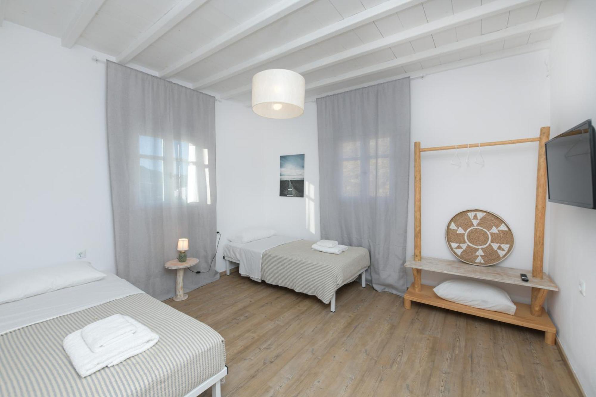 Mz Mykonos Rock Panormos (Tinos)